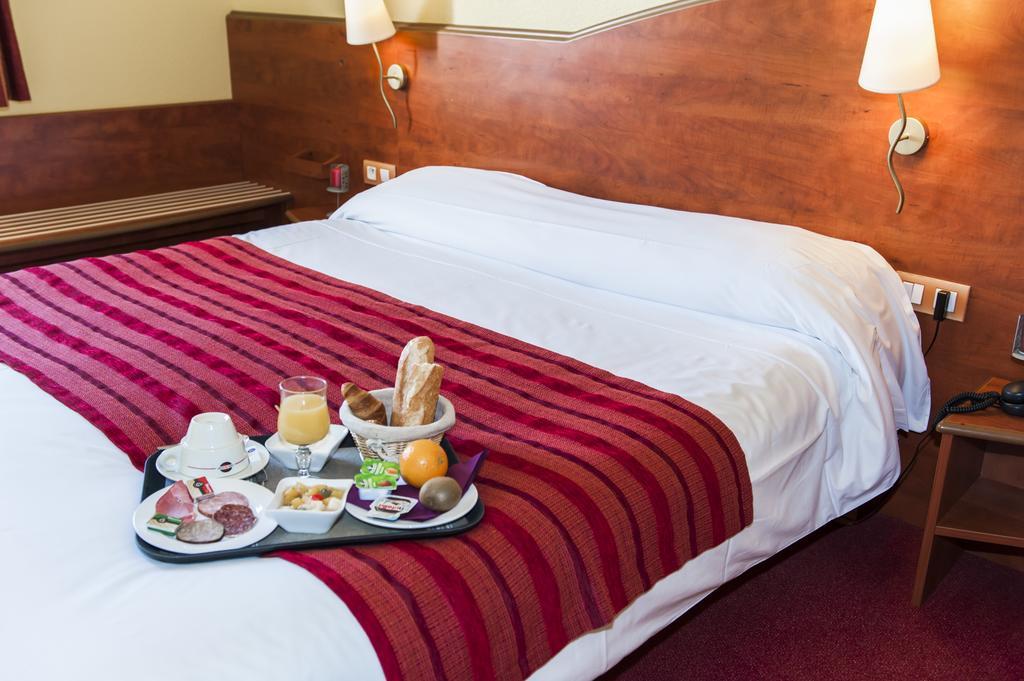 Armony Hotel Bourg-Achard Kültér fotó