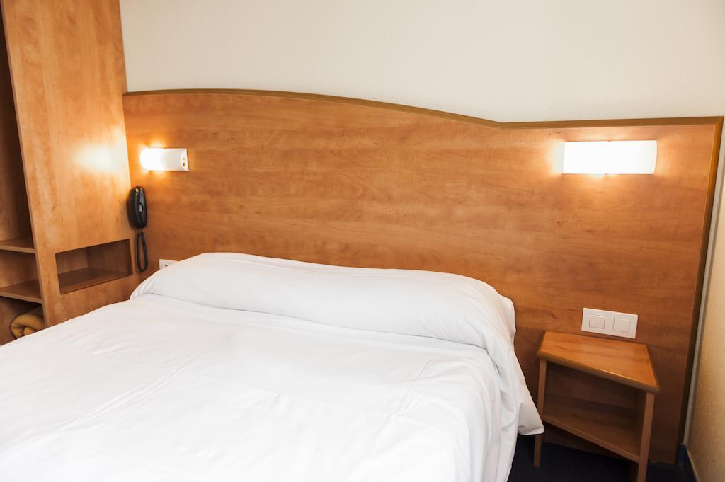 Armony Hotel Bourg-Achard Kültér fotó