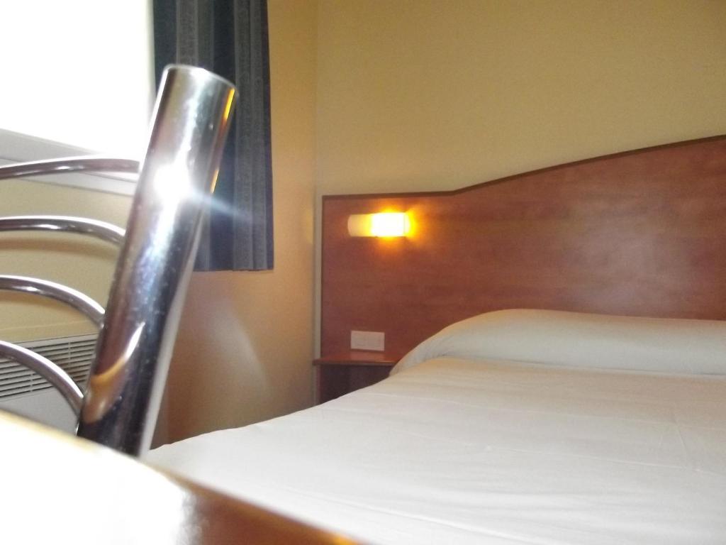 Armony Hotel Bourg-Achard Szoba fotó